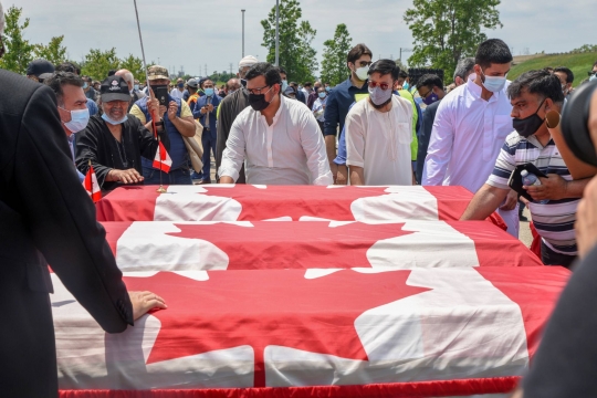 Pemakaman Keluarga Afzaal yang Tewas dalam Serangan Kebencian di Kanada