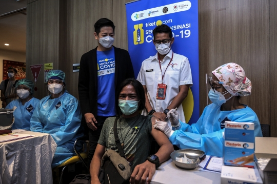 Menengok Sentra Vaksinasi Covid-19 di Jakarta