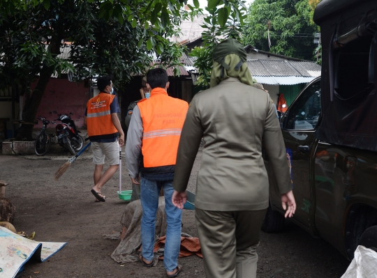 Razia Masker di Kebon Nanas Jakarta