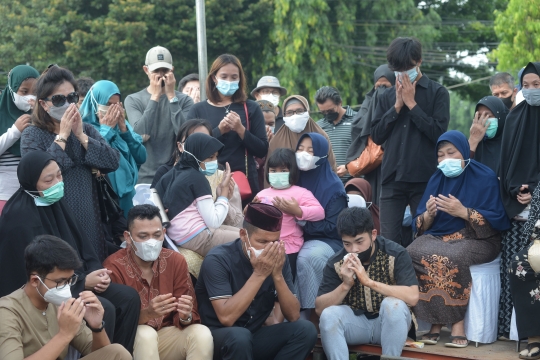 Suasana Pemakaman Markis Kido di TPU Kebon Nanas