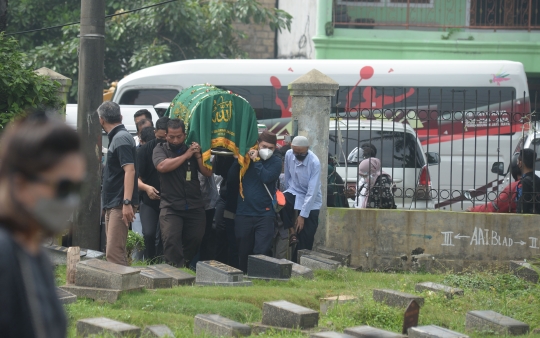 Suasana Pemakaman Markis Kido di TPU Kebon Nanas