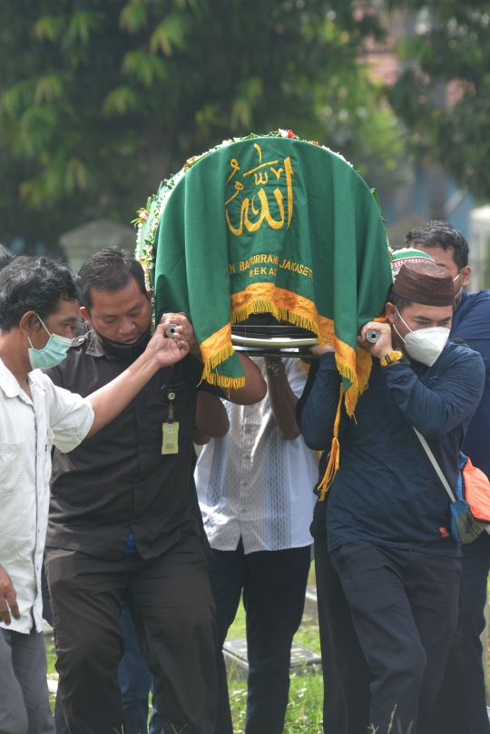 Suasana Pemakaman Markis Kido di TPU Kebon Nanas