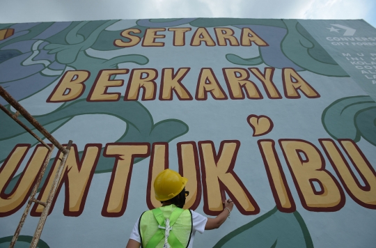 Aksi Seniman Perempuan Lukis Mural Kesetaraan Gender