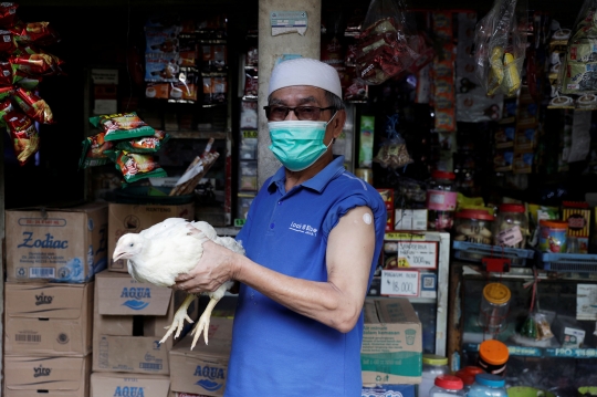 Uniknya Vaksinasi Covid-19 Berhadiah Ayam di Cianjur