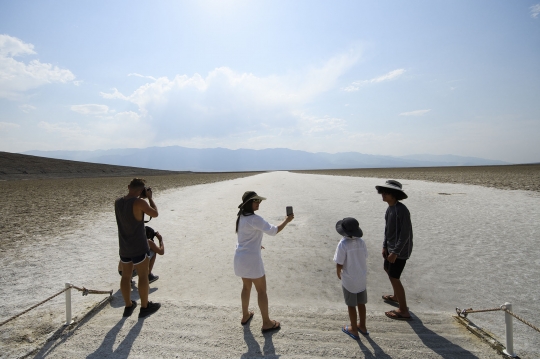 Ekstrem, Suhu di Dataran Garam Death Valley Capai 54 Derajat Celcius