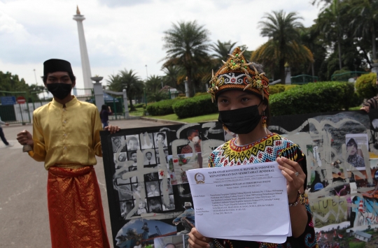Aksi Tolak Revisi UU Minerba di Jakarta