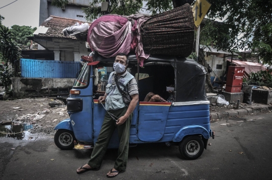 Kisah di Balik Angkot Ondel-Ondel Ibu Kota