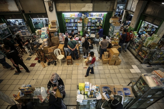 Penjualan Vitamin dan Alat Kesehatan di Pasar Pramuka Meningkat