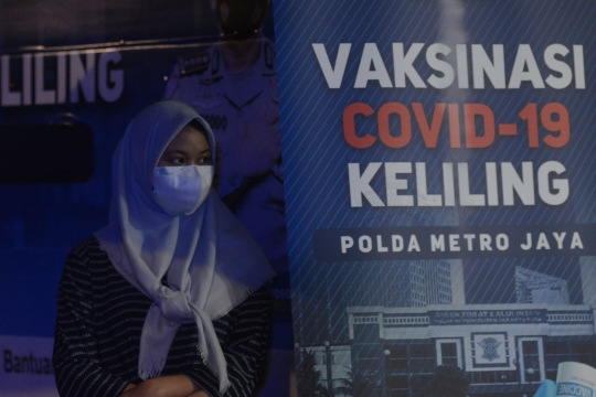 Polda Metro Jaya Gelar Vaksinasi Covid-19 Keliling
