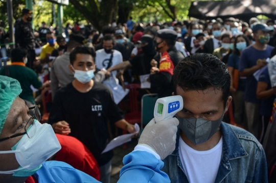 Padatnya Vaksinasi Covid-19 di Denpasar