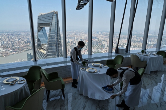 Mengunjungi Hotel Mewah Tertinggi Dunia di Shanghai