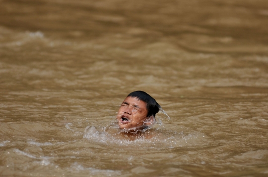 Libur Kecil di Kali Ciliwung