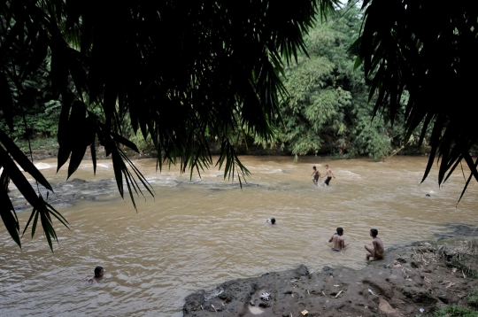Libur Kecil di Kali Ciliwung