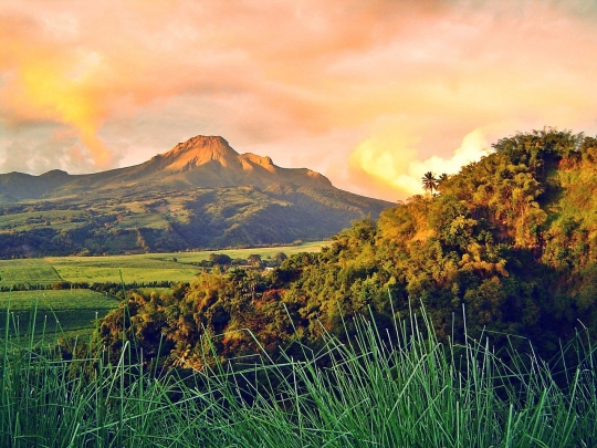 7 Letusan Gunung Berapi Terdahsyat dalam Sejarah, Termasuk Letusan Krakatau & Tambora