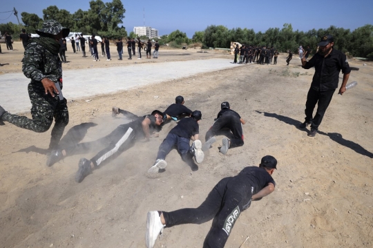 Cara Hamas Latih Remaja Palestina Bertempur