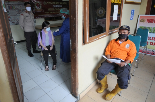 HUT Bhayangkara, Polres Tangerang Selatan Gelar Vaksinasi Covid-19