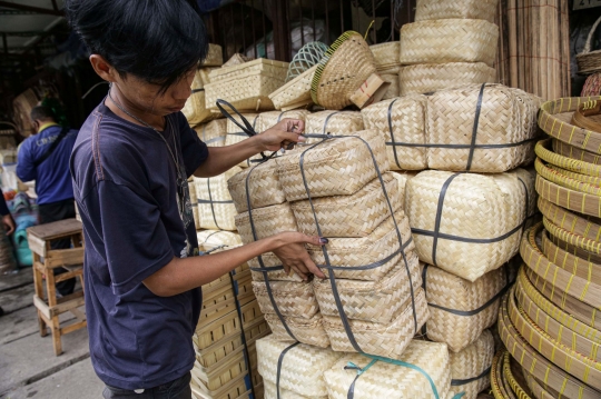 Jelang Idul Adha, Penjualan Besek Bambu Diharapkan Meningkat