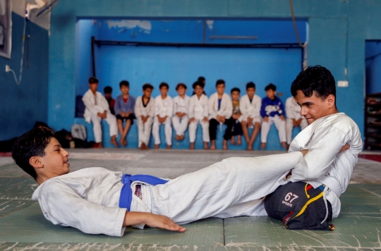 Semangat 3 Anak Penyandang Disabilitas di Irak Berlatih Jiu-Jitsu