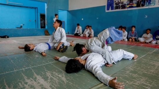 Semangat 3 Anak Penyandang Disabilitas di Irak Berlatih Jiu-Jitsu