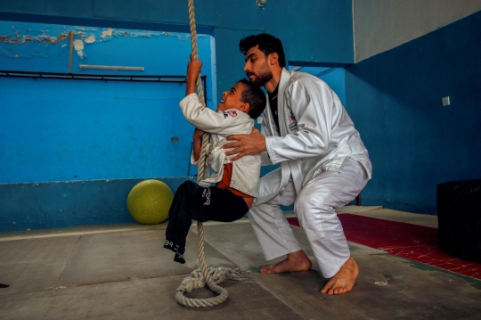 Semangat 3 Anak Penyandang Disabilitas di Irak Berlatih Jiu-Jitsu