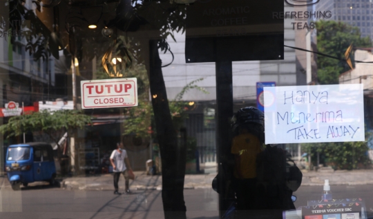 PPKM Darurat, Sejumlah Toko di Jakarta Tutup dan Beralih Layani Online