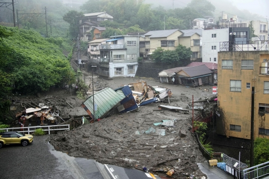 Penampakan Tanah Longsor Sapu Kota di Jepang, 20 Orang Hilang