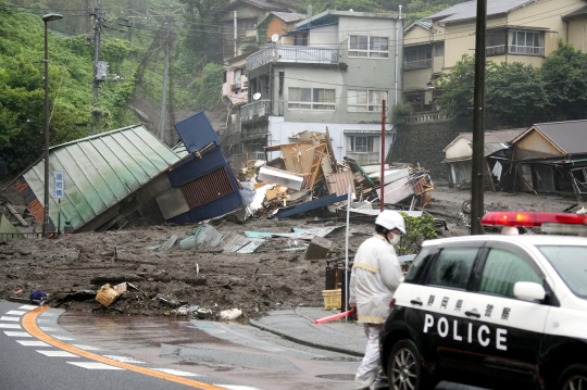 Penampakan Tanah Longsor Sapu Kota di Jepang, 20 Orang Hilang