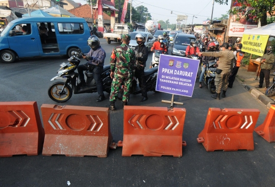 Petugas Gabungan Putar Balik Ribuan Kendaraan Menuju Jakarta