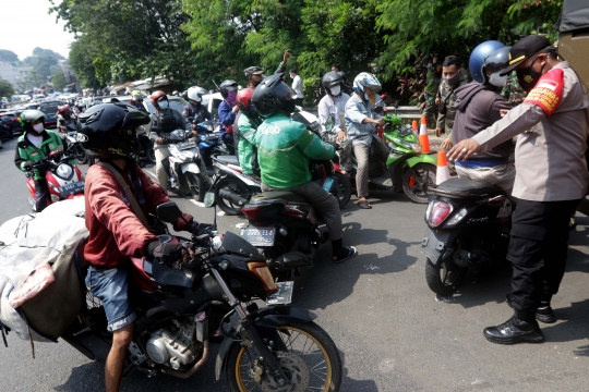 Penyekatan PPKM Darurat Mengakibatkan Kemacetan di Depok