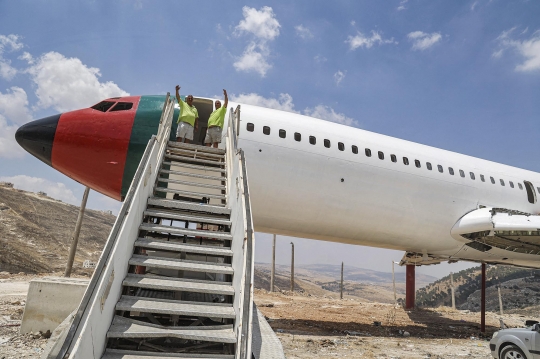 Pria Palestina Sulap Pesawat Boeing 707 Jadi Restoran