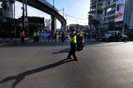 Penyekatan Jalan Fatmawati Selama PPKM Darurat