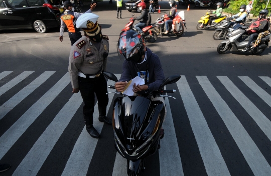 Penyekatan Jalan Fatmawati Selama PPKM Darurat