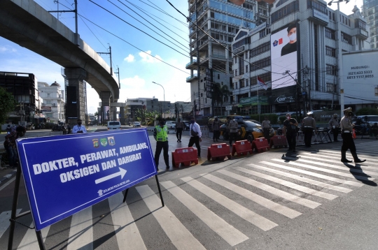 Penyekatan Jalan Fatmawati Selama PPKM Darurat