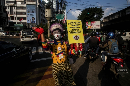 Aksi Badut Kampanye Protokol Kesehatan