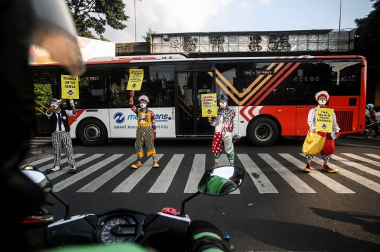 Aksi Badut Kampanye Protokol Kesehatan