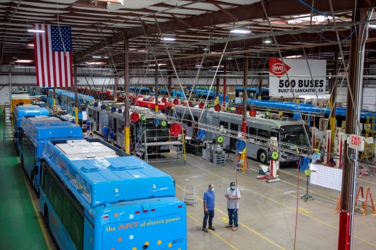 Intip Pabrik Bus Listrik di California