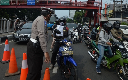 Penyekatan Kendaraan di Ibu Kota Ditambah Jadi 100 Titik