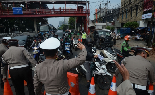 Penyekatan Kendaraan di Ibu Kota Ditambah Jadi 100 Titik