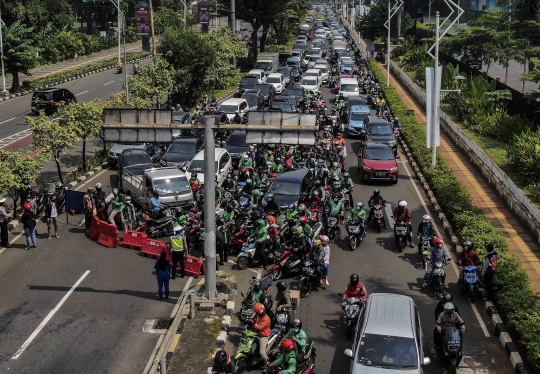 Imbas Penyekatan, Jalan Pemuda Macet Parah