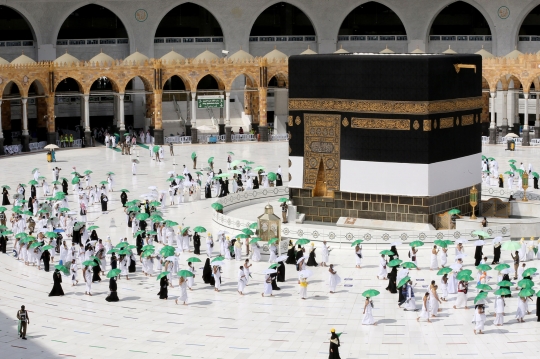 Melihat Jemaah Haji Laksanakan Tawaf Kala Pandemi