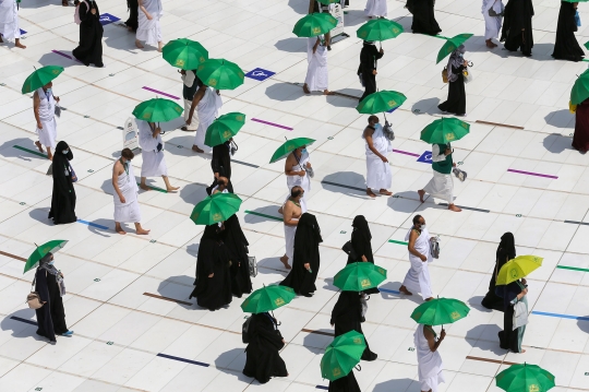 Melihat Jemaah Haji Laksanakan Tawaf Kala Pandemi