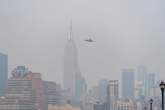 Kondisi New York Diselimuti Kabut Asap Kebakaran Hutan