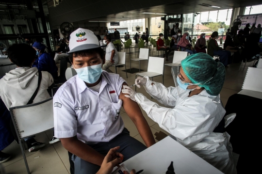 Stasiun MRT Gelar Vaksinasi 1.800 Peserta