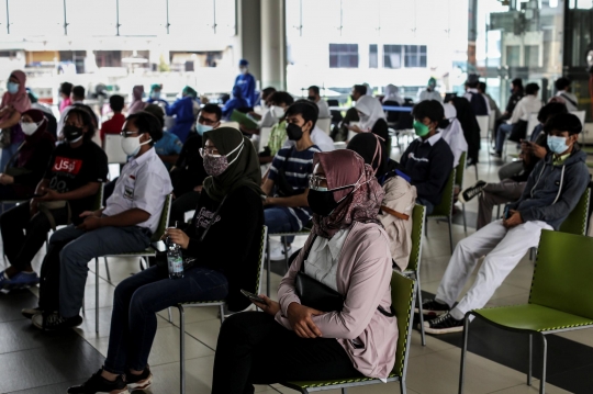 Stasiun MRT Gelar Vaksinasi 1.800 Peserta