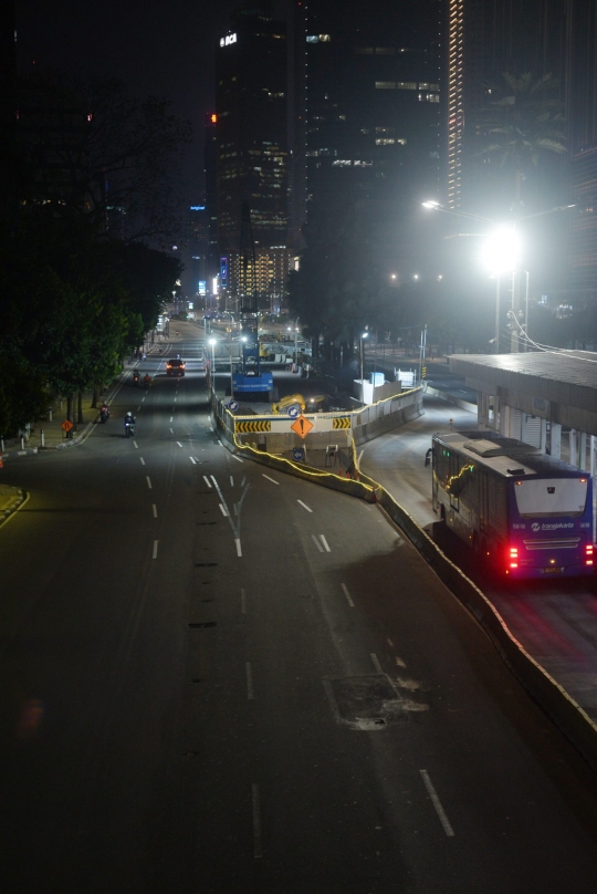 Suasana Malam Hari di Jakarta Saat Perpanjangan PPKM Darurat