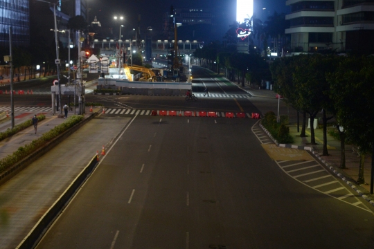Suasana Malam Hari di Jakarta Saat Perpanjangan PPKM Darurat