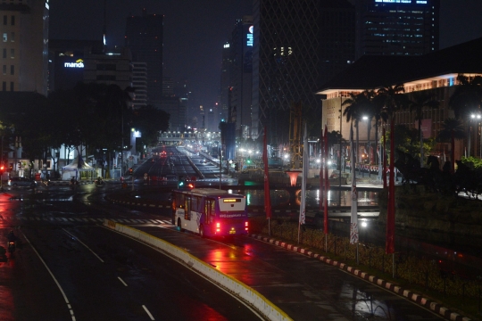 Suasana Malam Hari di Jakarta Saat Perpanjangan PPKM Darurat