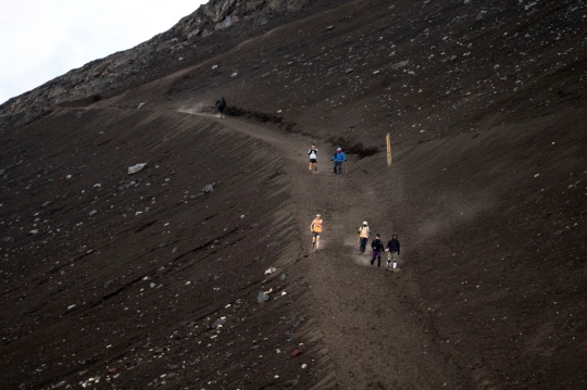 Memandangi Indahnya Matahari Terbit di Gunung Tertinggi Jepang