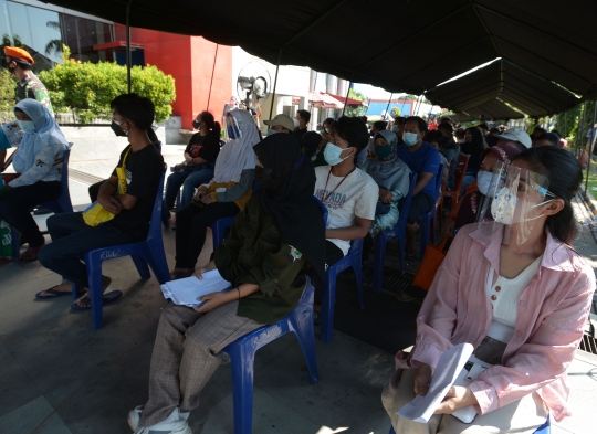 5.000 Warga Menyerbu Vaksin TNI AU