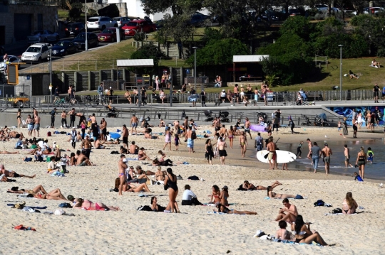 Warga Sydney Padati Pantai di Tengah Lonjakan Kasus Covid-19